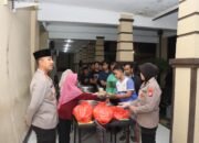 Warga Antusias Ikut Sahur Bareng Polisi yang Digelar Polres Kediri Kota