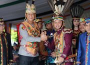 Kapolda Terima Gelar Kehormatan Adat dari DAD Kalteng