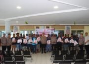 Jelang HUT Bhayangkara ke-79, Polresta Sorong Kota Salurkan Bansos Para Warakawuri, Pensiunan Polri dan Masyarakat