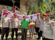 “Polri Untuk Masyarakat”, SPN Polda Gorontalo Bagikan Bantuan Sembako di Tiga Desa Sambut HUT Bhayangkara ke-79